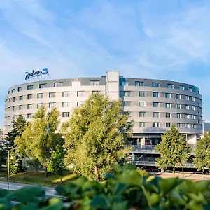 מלון Radisson Blu Hotel, Airport